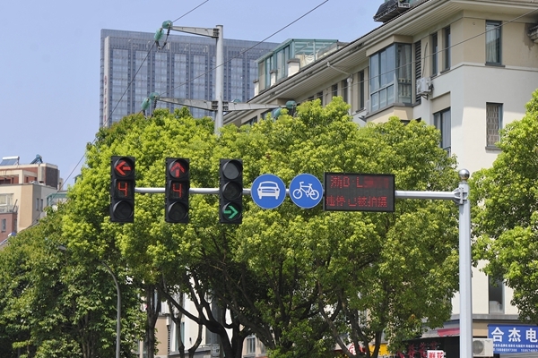 LED交通誘導(dǎo)屏的4大功能及5大分類(lèi)