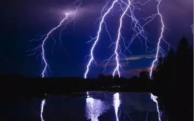 臺(tái)風(fēng)前腳走暴雨后腳來 led顯示屏如何迎戰(zhàn)才能屹立不倒？